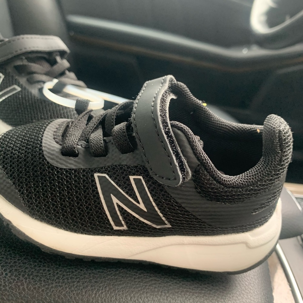New balance sneakers toddlers size 5